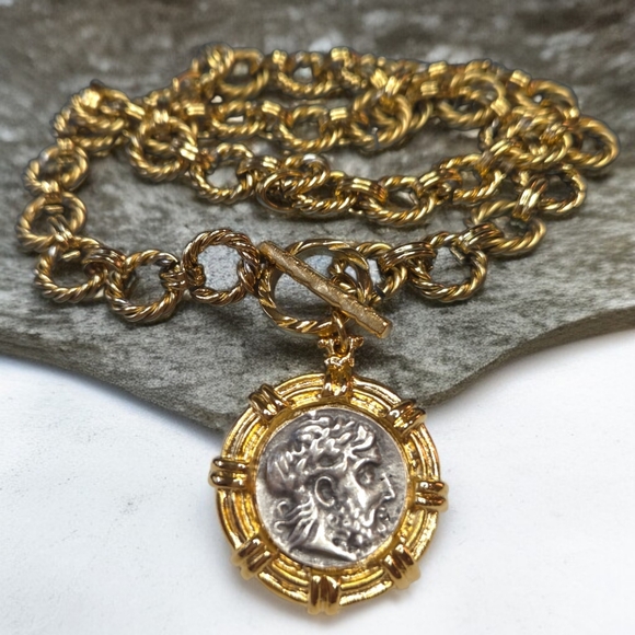 18k Gold Plated Chunky Ancient Roman Coin Toggle Necklace - Picture 5 of 5